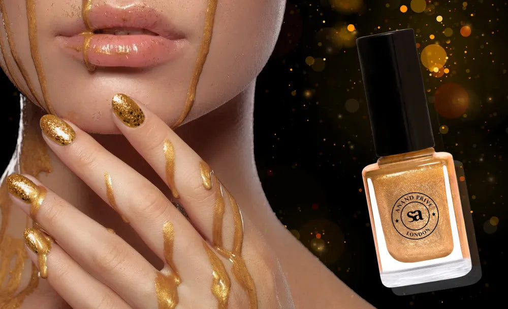 Gold Nail Varnish 01