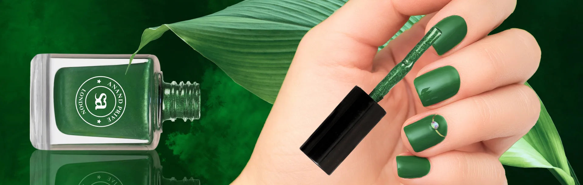 Green Nail Varnish 03